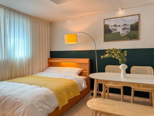 Seongsu Apartment | Mellow Stay Seongsu