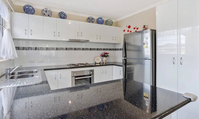 Melton South House | Melton Retreat