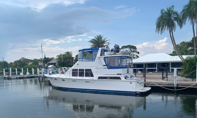 Clearwater Beach Boat Rental | Memorable Bayside Yacht Retreat - 2 Bedroom