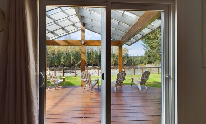 Mendenhall Valley House | Mendenhall River Views-Single Level-Covered Deck