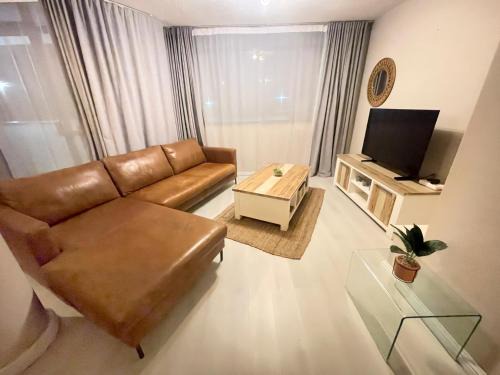 Menlyn Apartment | Menlyn Place 203