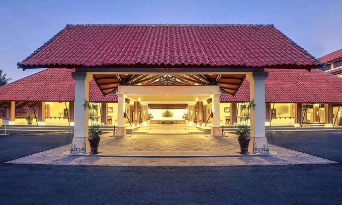 Pineleng Hotel | Mercure Manado Tateli Resort and Convention