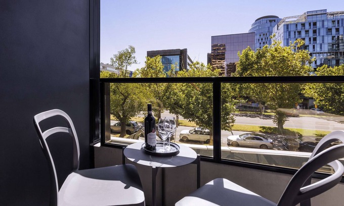 Melbourne Hotel | Mercure Melbourne St Kilda Road