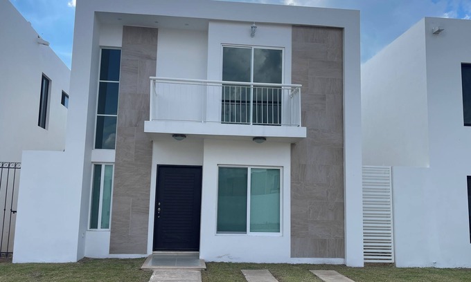 Merida Municipality House | Merida Getaway 2-bedroom house close to downtown, beach and MID with WiFi, AC
