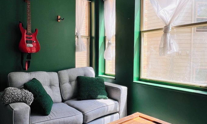 Columbia Heights Condo | Meridian Hill Park Artistic 1 Bedroom