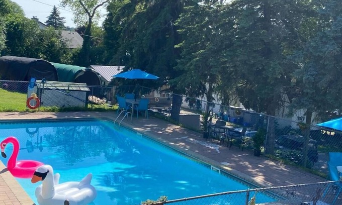 Prince Edward Ski Chalet | Merland Park Cottages - Chalet 12