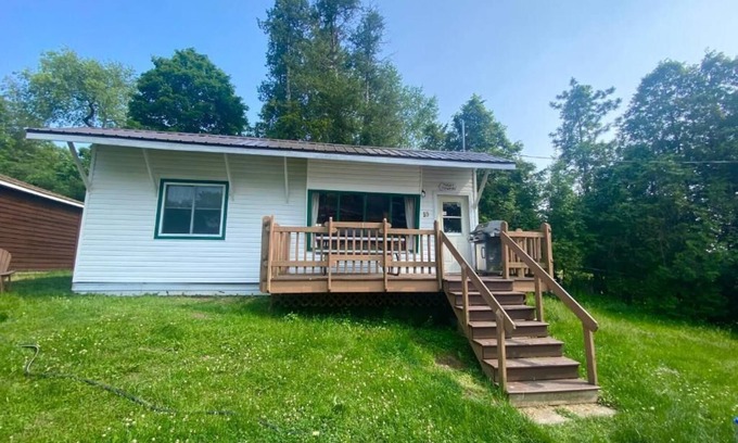 Prince Edward Ski Chalet | Merland Park Cottages - Chalet 10