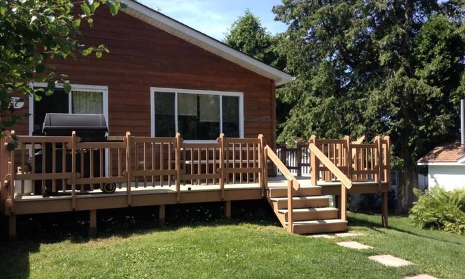 Prince Edward Ski Chalet | Merland Park Cottages - Laker Lodge