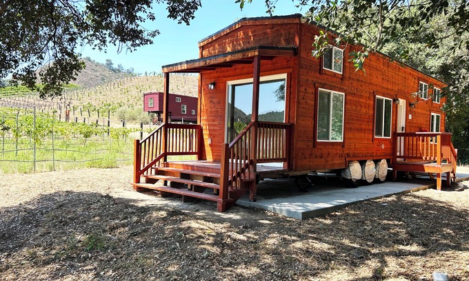 Fallbrook Cabin | Merlot Cabin @ Vinyard Winery, 4 Adults, 2 Kids, WiFi, AC, Fallbrook