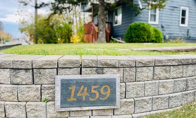 Niagara-on-the-Lake Cottage | 🍷 Merlot Cottage at 1459: Your Cozy Escape in Niagara! 🌟