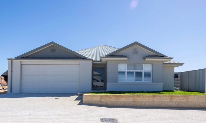 Jurien Bay House | Mermaid's Retreat: 4 BR, 2 BA in Jurien Bay, Sleeps 8