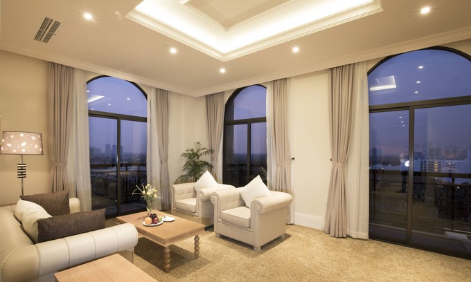 Phu My Hung Hotel | MerPerle Crystal Palace Hotel