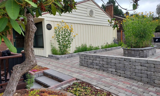 Olympia House | Meticulously furnished in Olympia South Capitol