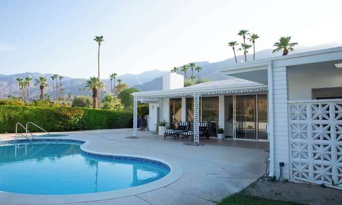Indian Canyon House | Meticulously styled Palm Springs midcentury gem nestled in Indian Canyons.