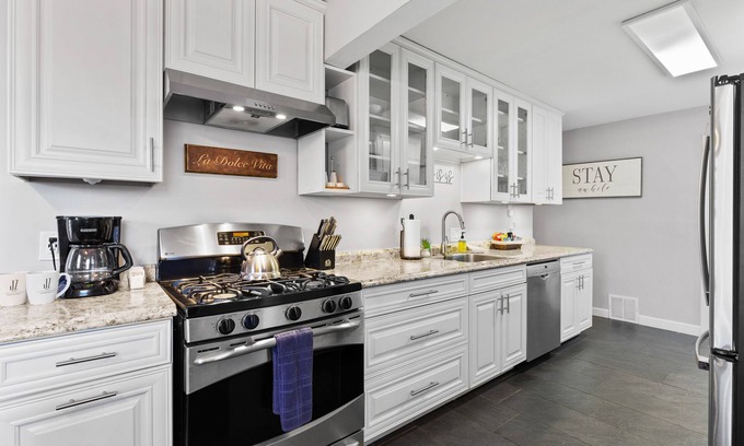 Northampton House | Metropolitan Escape I JZ Vacation Rentals