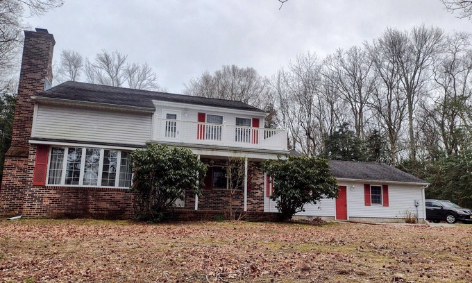 Green Creek House | Metta Manor on Lake Safe Haven at StBabs Grande Retreat