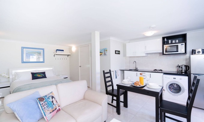 Trigg Apartment | Mettam's Magic @ Trigg Beach Studio