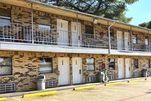 South Dallas - Fair Park Hotel | Mi Amor Inn & Suites by Hotel O Dallas Tx Hwy 352