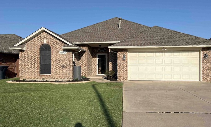 South Oklahoma City House | Mi casa es su casa. Beautifully furnished