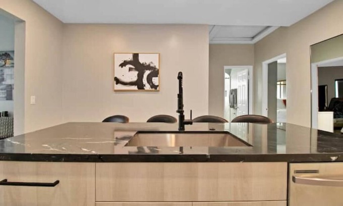 Northeast Miami Villa | MIAMI 5 BEDROOM VILLA NEAR SOUTH BEACH AND AIRPORT