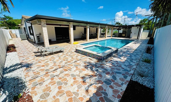 Palmetto Estates House | Miami home, 8 person Hot Tub, Heated Pool, Outdoor Kitchen, Outdoor Bathroom, AC
