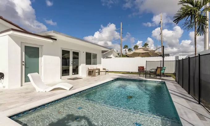 Tamiami Villa | Miami Pool Beach Airport Everglades Kendal, New, Wonderful, Elegant