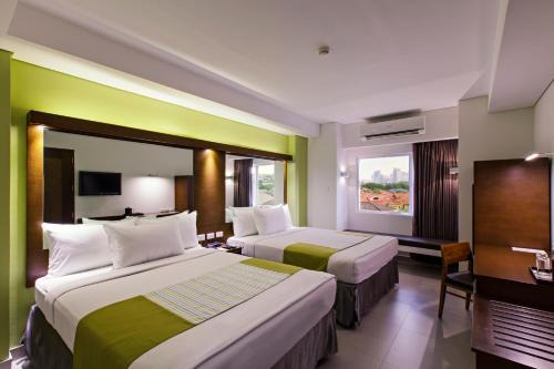 Ugong Norte Hotel | Microtel by Wyndham Acropolis