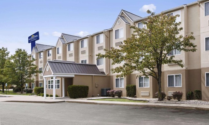 Jeffersontown Hotel | Microtel Inn By Wyndham Louisville East