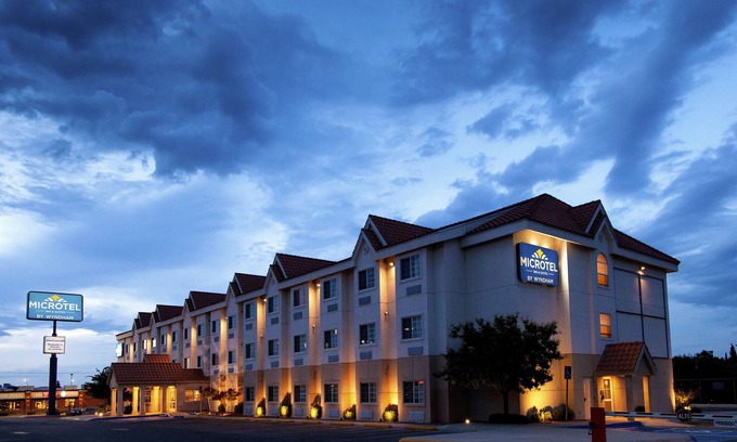 Chihuahua Hotel | Microtel Inn & Suites by Wyndham Chihuahua