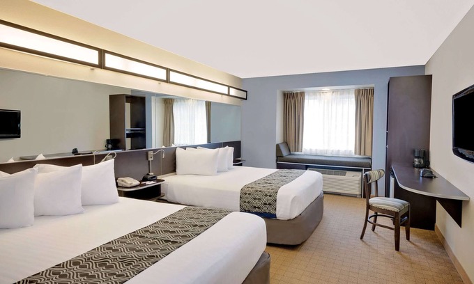 Geneva Hotel | Microtel Inn & Suites by Wyndham Geneva