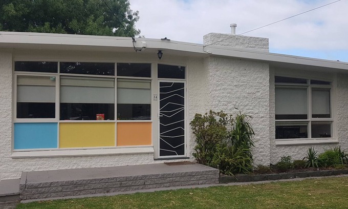 Rosebud House | Mid Century 60's beach house close to beach