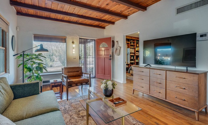 Palo Verde House | Mid-century bungalow in the heart of Tucson