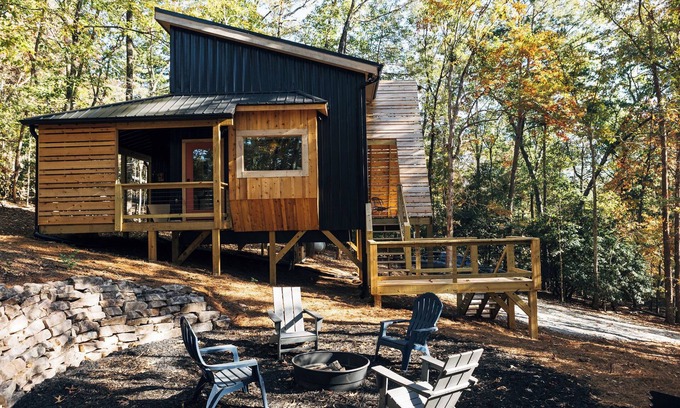 Dahlonega Cabin | Mid-Mod Tiny House in Dahlonega
