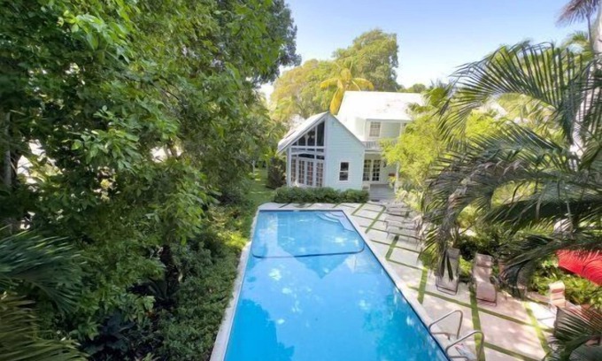 White Street Gallery District House | Mid Town Affordable 3bd/2.5ba 3 story Townhome