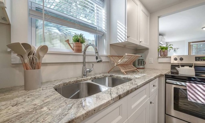 Seminole Heights Villa | MidCentury Manor/Casita on Central 2 Apartments