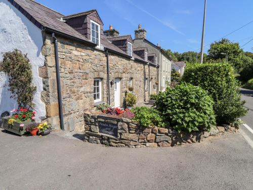 Newport House | Middle Cottage