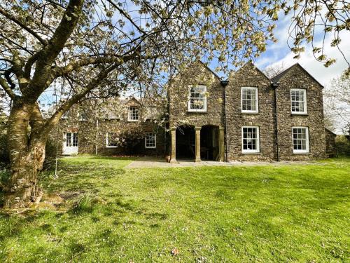 Kilgetty House | Middlelands - A stunning country house with beautiful gardens in rural Pembrokeshire yet close to coast