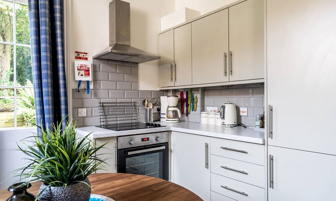 York Cottage | Middlethorpe Manor no 5 - Sleeps 4 guests in 2 bedrooms