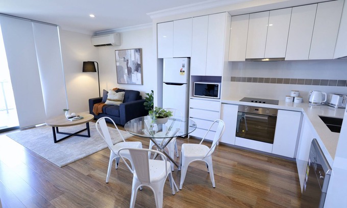 Midland Apartment | Midland Comfort sleeps 2