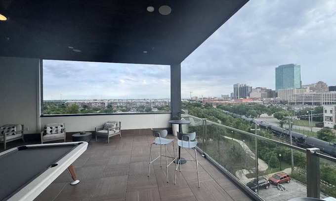 Downtown Fort Worth Apartment | Midrise Downtown Fortworth