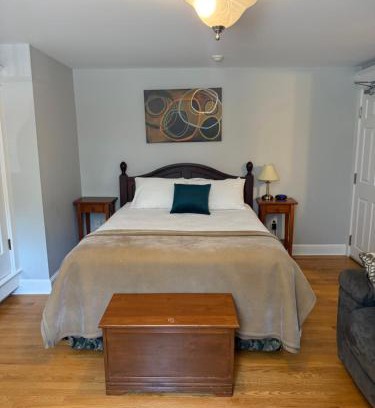 Waterford Valley Apartment | Midstream Manor Unit 3, Studio