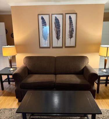 Waterford Valley Apartment | Midstream Manor Unit 7, 2 Bedroom Apartment