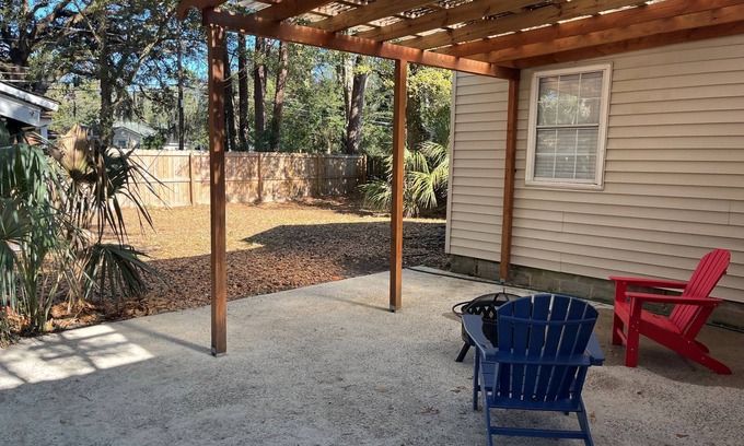 Abercorn Heights - Lamara Heights House | Midtown Gem close Downtown and Tybee!