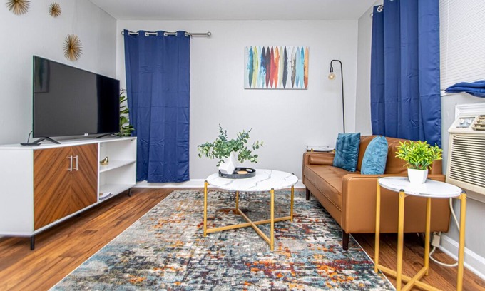 Hillcrest Apartment | Midtown Mod 1