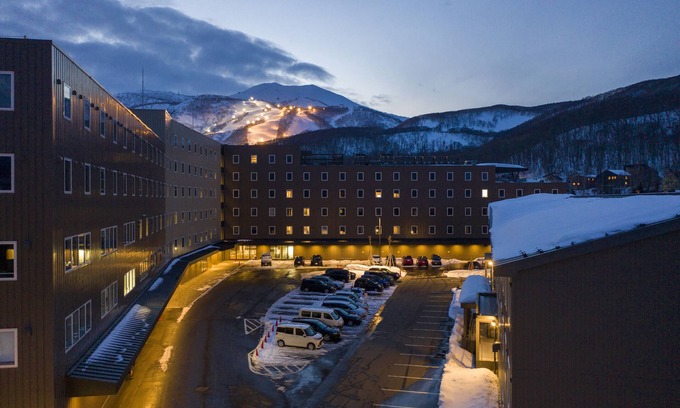 Hirafu Hotel | Midtown Niseko