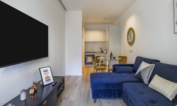 Porta Venezia Apartment | Milan Chic Luxury Apartments-hosted by Sweetstay