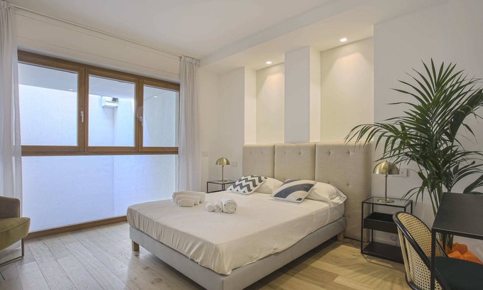 Porta Venezia Apartment | Milan Chic Suite 6-hosted by Sweetstay