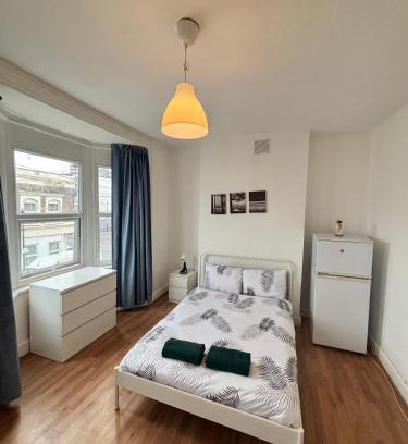 Tower Hamlets House | Mile-End Staycation