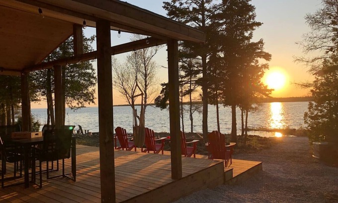 Tobermory Cabin | Miles Away Cabin Sunsets and S’mores (Lake Huron)