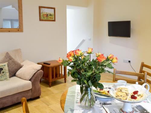 Liverton House | Milk Churn - Ukc2400
